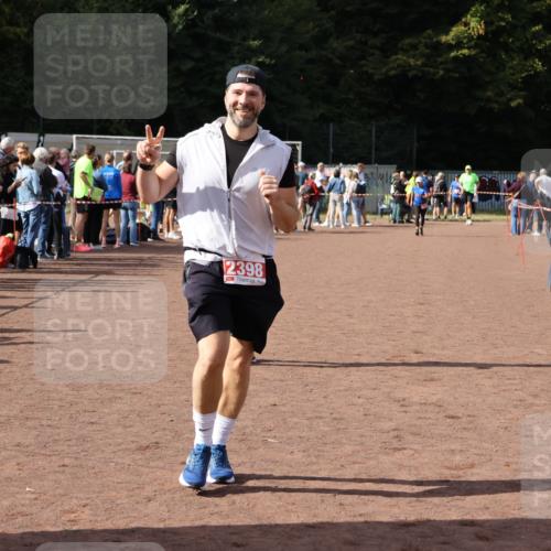 27.09.2026 - 35. Volkslauf durch das schöne Alstertal Strokosch-Dieckow http://msf.ph/oto/10576160 27.09.2026 12:30:25 Ziel 1074, 1104, 2398 meine-sportfotos.de
