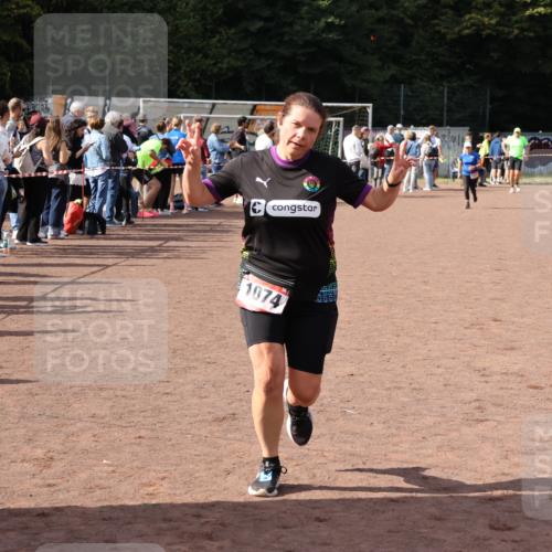 27.09.2026 - 35. Volkslauf durch das schöne Alstertal Strokosch-Dieckow http://msf.ph/oto/10576208 27.09.2026 12:30:27 Ziel 1074, 2398 meine-sportfotos.de
