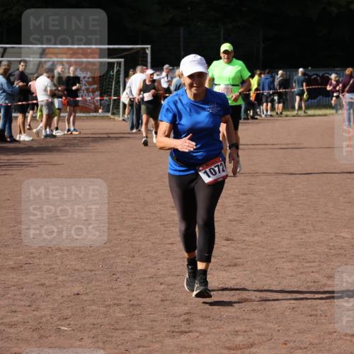 27.09.2026 - 35. Volkslauf durch das schöne Alstertal Strokosch-Dieckow http://msf.ph/oto/10576258 27.09.2026 12:30:38 Ziel 1072, 1647, 2080 meine-sportfotos.de