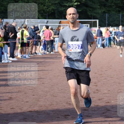 27.09.2026 - 35. Volkslauf durch das schöne Alstertal Strokosch-Dieckow http://msf.ph/oto/10576309 27.09.2026 11:19:56 Ziel 3057, 3978 meine-sportfotos.de