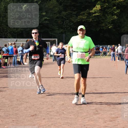 27.09.2026 - 35. Volkslauf durch das schöne Alstertal Strokosch-Dieckow http://msf.ph/oto/10576359 27.09.2026 12:30:44 Ziel 1072, 1647, 2080, 2230, 2234 meine-sportfotos.de