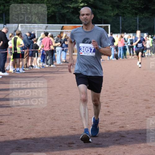 27.09.2026 - 35. Volkslauf durch das schöne Alstertal Strokosch-Dieckow http://msf.ph/oto/10576429 27.09.2026 11:19:56 Ziel 3057, 3978 meine-sportfotos.de