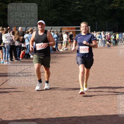 27.09.2026 - 35. Volkslauf durch das schöne Alstertal Strokosch-Dieckow http://msf.ph/oto/10576486 27.09.2026 12:30:47 Ziel 1647, 2080, 2230, 2234 meine-sportfotos.de