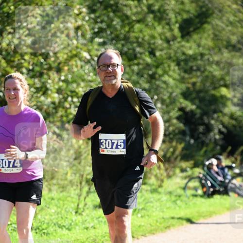 27.09.2026 - 35. Volkslauf durch das schöne Alstertal Dr. Thomas Lammeyer http://msf.ph/oto/10576512 27.09.2026 11:44:44 Laufen 3074, 3075 meine-sportfotos.de