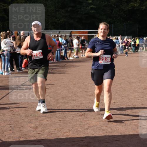 27.09.2026 - 35. Volkslauf durch das schöne Alstertal Strokosch-Dieckow http://msf.ph/oto/10576526 27.09.2026 12:30:47 Ziel 1647, 2080, 2230, 2234 meine-sportfotos.de