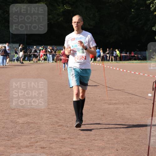 27.09.2026 - 35. Volkslauf durch das schöne Alstertal Strokosch-Dieckow http://msf.ph/oto/10576536 27.09.2026 12:38:56 Ziel 2052 meine-sportfotos.de