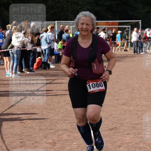 27.09.2026 - 35. Volkslauf durch das schöne Alstertal Strokosch-Dieckow http://msf.ph/oto/10576651 27.09.2026 12:31:01 Ziel 1080, 2245, 2248 meine-sportfotos.de