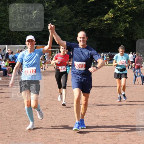 27.09.2026 - 35. Volkslauf durch das schöne Alstertal Strokosch-Dieckow http://msf.ph/oto/10576845 27.09.2026 12:31:16 Ziel 1086, 1649, 2011, 2012, 2013, 2198, 2310 meine-sportfotos.de