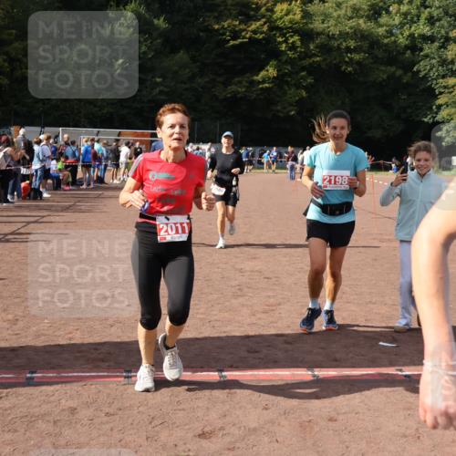 27.09.2026 - 35. Volkslauf durch das schöne Alstertal Strokosch-Dieckow http://msf.ph/oto/10576931 27.09.2026 12:31:19 Ziel 1086, 1649, 2011, 2012, 2013, 2198, 2310 meine-sportfotos.de