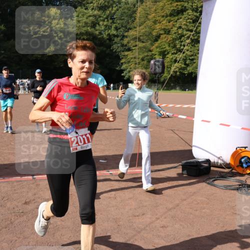 27.09.2026 - 35. Volkslauf durch das schöne Alstertal Strokosch-Dieckow http://msf.ph/oto/10576976 27.09.2026 12:31:20 Ziel 1086, 1649, 2011, 2012, 2013, 2198, 2310 meine-sportfotos.de