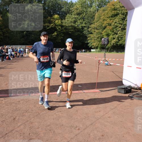 27.09.2026 - 35. Volkslauf durch das schöne Alstertal Strokosch-Dieckow http://msf.ph/oto/10577004 27.09.2026 12:31:22 Ziel 1086, 1649, 2011, 2198 meine-sportfotos.de