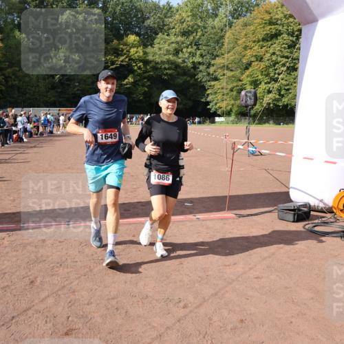 27.09.2026 - 35. Volkslauf durch das schöne Alstertal Strokosch-Dieckow http://msf.ph/oto/10577016 27.09.2026 12:31:22 Ziel 1086, 1649, 2011, 2198 meine-sportfotos.de