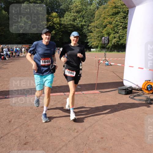 27.09.2026 - 35. Volkslauf durch das schöne Alstertal Strokosch-Dieckow http://msf.ph/oto/10577035 27.09.2026 12:31:22 Ziel 1086, 1649, 2011, 2198 meine-sportfotos.de