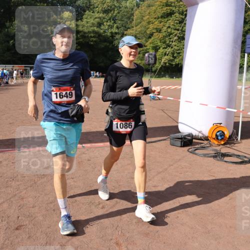 27.09.2026 - 35. Volkslauf durch das schöne Alstertal Strokosch-Dieckow http://msf.ph/oto/10577076 27.09.2026 12:31:23 Ziel 1086, 1649, 2198 meine-sportfotos.de