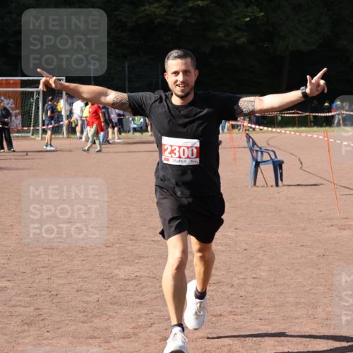 27.09.2026 - 35. Volkslauf durch das schöne Alstertal Strokosch-Dieckow http://msf.ph/oto/10577205 27.09.2026 12:40:20 Ziel 2300 meine-sportfotos.de