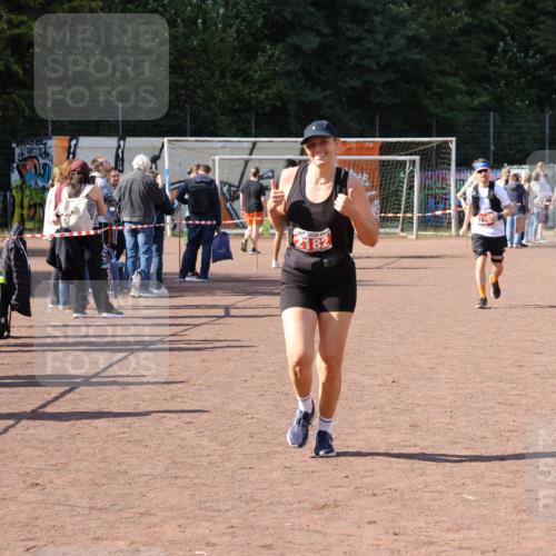 27.09.2026 - 35. Volkslauf durch das schöne Alstertal Strokosch-Dieckow http://msf.ph/oto/10577213 27.09.2026 12:41:54 Ziel 1631, 2182 meine-sportfotos.de