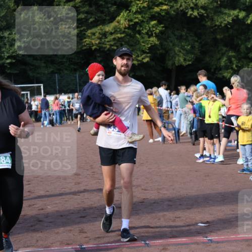 27.09.2026 - 35. Volkslauf durch das schöne Alstertal Strokosch-Dieckow http://msf.ph/oto/10577245 27.09.2026 11:19:48 Ziel 3057, 3211, 3343, 3964, 3965, 4084 meine-sportfotos.de