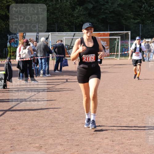 27.09.2026 - 35. Volkslauf durch das schöne Alstertal Strokosch-Dieckow http://msf.ph/oto/10577269 27.09.2026 12:41:54 Ziel 1631, 2182 meine-sportfotos.de