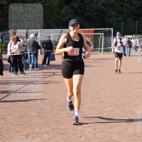 27.09.2026 - 35. Volkslauf durch das schöne Alstertal Strokosch-Dieckow http://msf.ph/oto/10577280 27.09.2026 12:41:54 Ziel 1631, 2182 meine-sportfotos.de