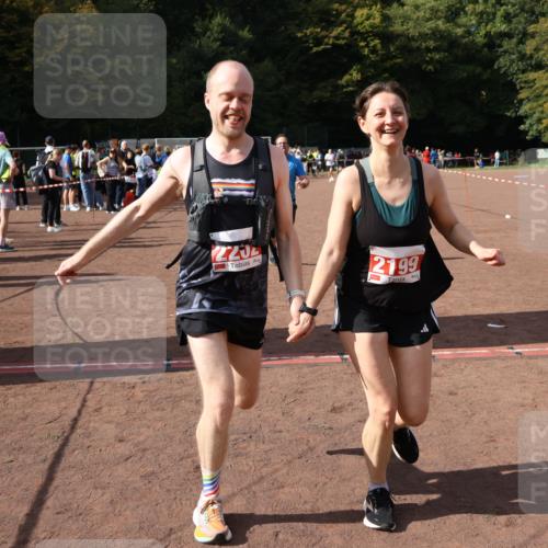 27.09.2026 - 35. Volkslauf durch das schöne Alstertal Strokosch-Dieckow http://msf.ph/oto/10577326 27.09.2026 12:31:48 Ziel 1652, 2199, 2202 meine-sportfotos.de