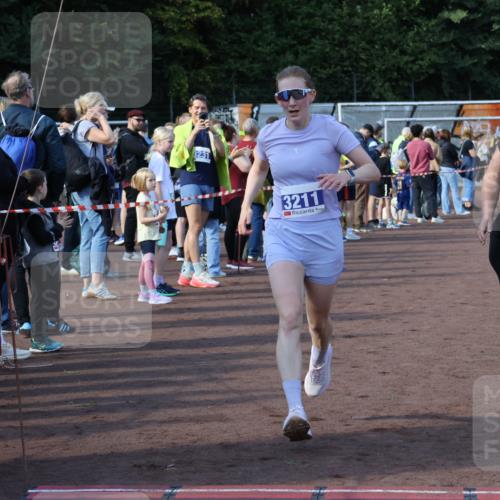 27.09.2026 - 35. Volkslauf durch das schöne Alstertal Strokosch-Dieckow http://msf.ph/oto/10577376 27.09.2026 11:19:46 Ziel 3211, 3343, 3964, 3965, 4084 meine-sportfotos.de