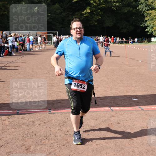 27.09.2026 - 35. Volkslauf durch das schöne Alstertal Strokosch-Dieckow http://msf.ph/oto/10577394 27.09.2026 12:31:51 Ziel 1652, 2202 meine-sportfotos.de