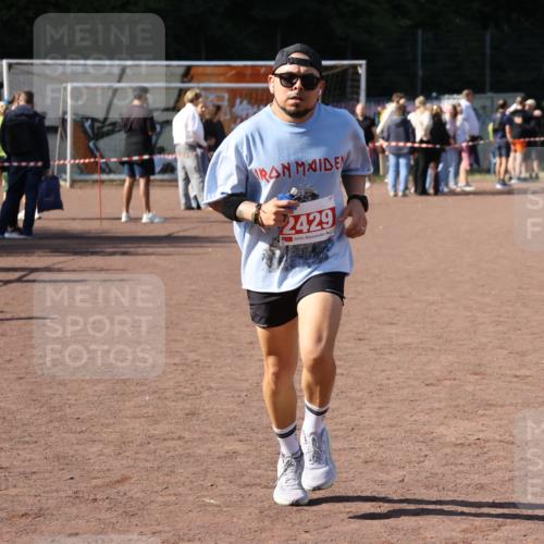 27.09.2026 - 35. Volkslauf durch das schöne Alstertal Strokosch-Dieckow http://msf.ph/oto/10577410 27.09.2026 12:42:10 Ziel 2429 meine-sportfotos.de