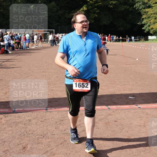 27.09.2026 - 35. Volkslauf durch das schöne Alstertal Strokosch-Dieckow http://msf.ph/oto/10577420 27.09.2026 12:31:51 Ziel 1652, 2202 meine-sportfotos.de