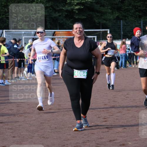 27.09.2026 - 35. Volkslauf durch das schöne Alstertal Strokosch-Dieckow http://msf.ph/oto/10577470 27.09.2026 11:19:44 Ziel 3211, 3343, 3964, 3965, 4084 meine-sportfotos.de