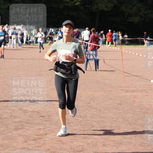 27.09.2026 - 35. Volkslauf durch das schöne Alstertal Strokosch-Dieckow http://msf.ph/oto/10577539 27.09.2026 12:32:15 Ziel 1087, 2388 meine-sportfotos.de