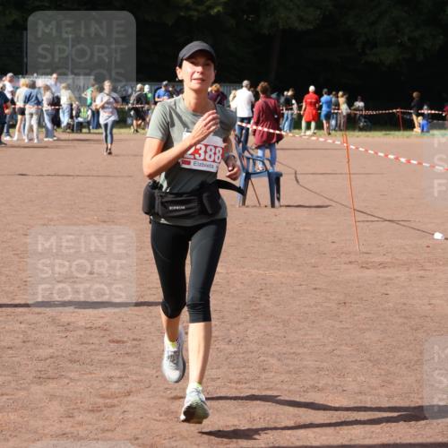27.09.2026 - 35. Volkslauf durch das schöne Alstertal Strokosch-Dieckow http://msf.ph/oto/10577562 27.09.2026 12:32:16 Ziel 1087, 2008, 2388 meine-sportfotos.de