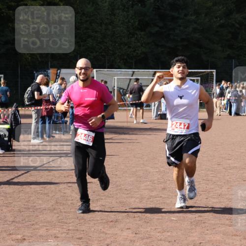 27.09.2026 - 35. Volkslauf durch das schöne Alstertal Strokosch-Dieckow http://msf.ph/oto/10577615 27.09.2026 12:42:47 Ziel 2446, 2447 meine-sportfotos.de