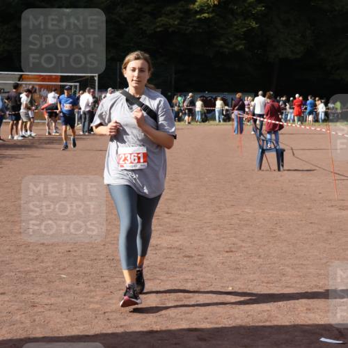 27.09.2026 - 35. Volkslauf durch das schöne Alstertal Strokosch-Dieckow http://msf.ph/oto/10577701 27.09.2026 12:32:27 Ziel 2008, 2197, 2361 meine-sportfotos.de