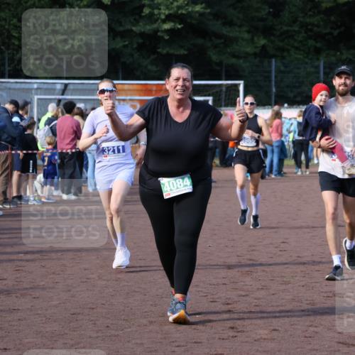 27.09.2026 - 35. Volkslauf durch das schöne Alstertal Strokosch-Dieckow http://msf.ph/oto/10577785 27.09.2026 11:19:44 Ziel 3211, 3343, 3964, 3965, 4084 meine-sportfotos.de