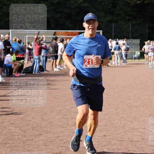 27.09.2026 - 35. Volkslauf durch das schöne Alstertal Strokosch-Dieckow http://msf.ph/oto/10577788 27.09.2026 12:32:35 Ziel 2197 meine-sportfotos.de