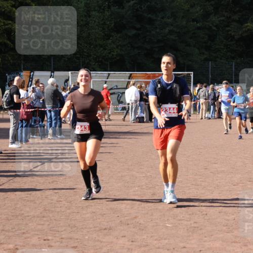 27.09.2026 - 35. Volkslauf durch das schöne Alstertal Strokosch-Dieckow http://msf.ph/oto/10577879 27.09.2026 12:43:28 Ziel 2078, 2337, 2343, 2344, 2432 meine-sportfotos.de