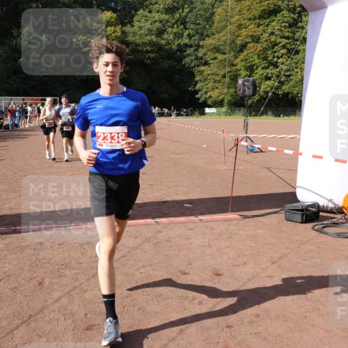 27.09.2026 - 35. Volkslauf durch das schöne Alstertal Strokosch-Dieckow http://msf.ph/oto/10577958 27.09.2026 12:32:48 Ziel 1084, 1645, 2244, 2305, 2338, 2955 meine-sportfotos.de