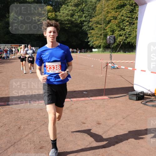 27.09.2026 - 35. Volkslauf durch das schöne Alstertal Strokosch-Dieckow http://msf.ph/oto/10577966 27.09.2026 12:32:48 Ziel 1084, 1645, 2244, 2305, 2338, 2955 meine-sportfotos.de