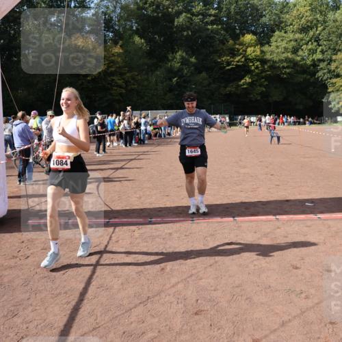 27.09.2026 - 35. Volkslauf durch das schöne Alstertal Strokosch-Dieckow http://msf.ph/oto/10578055 27.09.2026 12:32:51 Ziel 1084, 1645, 2305, 2338 meine-sportfotos.de