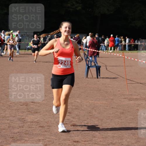 27.09.2026 - 35. Volkslauf durch das schöne Alstertal Strokosch-Dieckow http://msf.ph/oto/10578119 27.09.2026 12:33:00 Ziel 2249, 2256, 2397 meine-sportfotos.de