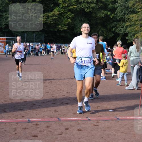 27.09.2026 - 35. Volkslauf durch das schöne Alstertal Strokosch-Dieckow http://msf.ph/oto/10578228 27.09.2026 11:19:33 Ziel 1401, 3022, 3150, 3164 meine-sportfotos.de