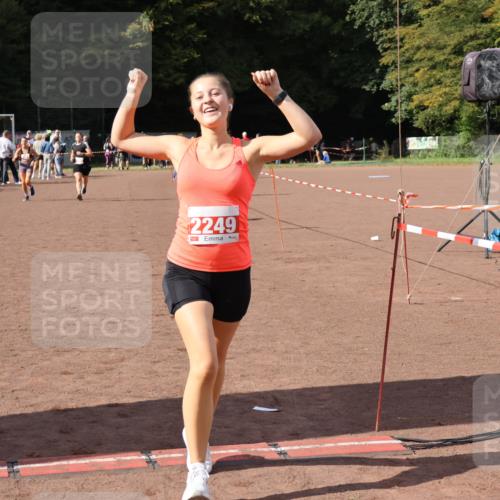 27.09.2026 - 35. Volkslauf durch das schöne Alstertal Strokosch-Dieckow http://msf.ph/oto/10578233 27.09.2026 12:33:02 Ziel 2249, 2256, 2397 meine-sportfotos.de