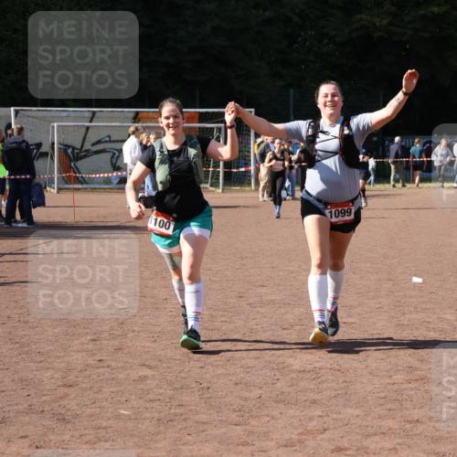 27.09.2026 - 35. Volkslauf durch das schöne Alstertal Strokosch-Dieckow http://msf.ph/oto/10578242 27.09.2026 12:44:18 Ziel 1099, 1100, 2219 meine-sportfotos.de
