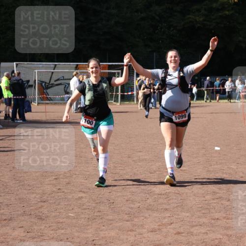27.09.2026 - 35. Volkslauf durch das schöne Alstertal Strokosch-Dieckow http://msf.ph/oto/10578249 27.09.2026 12:44:18 Ziel 1099, 1100, 2219 meine-sportfotos.de