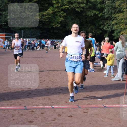 27.09.2026 - 35. Volkslauf durch das schöne Alstertal Strokosch-Dieckow http://msf.ph/oto/10578279 27.09.2026 11:19:32 Ziel 1401, 3022, 3150, 3164 meine-sportfotos.de