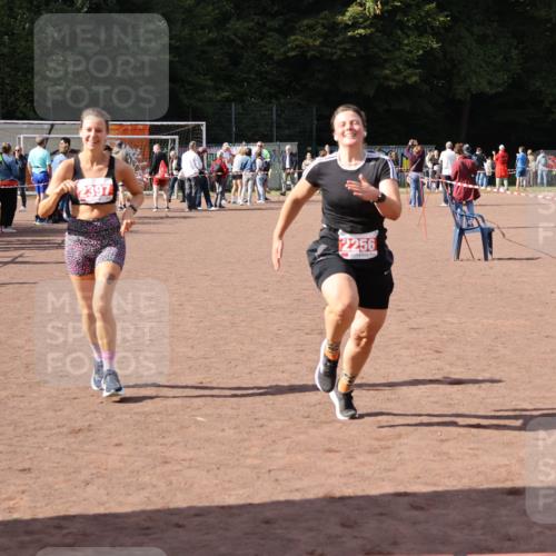 27.09.2026 - 35. Volkslauf durch das schöne Alstertal Strokosch-Dieckow http://msf.ph/oto/10578294 27.09.2026 12:33:08 Ziel 2256, 2397 meine-sportfotos.de