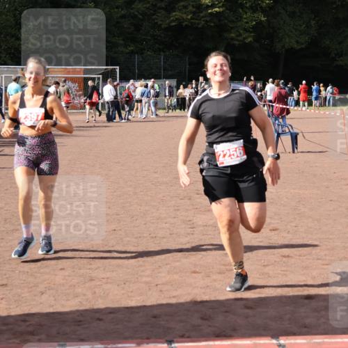 27.09.2026 - 35. Volkslauf durch das schöne Alstertal Strokosch-Dieckow http://msf.ph/oto/10578320 27.09.2026 12:33:08 Ziel 2256, 2397 meine-sportfotos.de