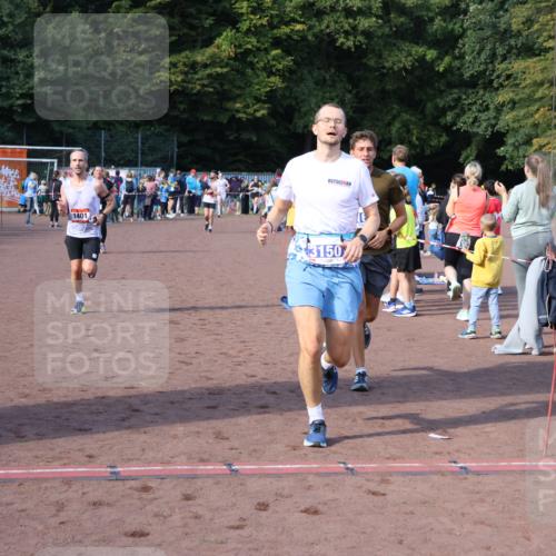 27.09.2026 - 35. Volkslauf durch das schöne Alstertal Strokosch-Dieckow http://msf.ph/oto/10578331 27.09.2026 11:19:32 Ziel 1401, 3022, 3150, 3164 meine-sportfotos.de