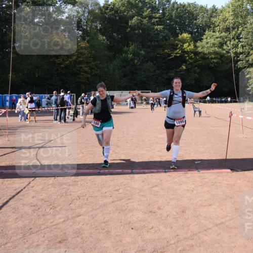 27.09.2026 - 35. Volkslauf durch das schöne Alstertal Strokosch-Dieckow http://msf.ph/oto/10578354 27.09.2026 12:44:20 Ziel 1099, 1100, 2041 meine-sportfotos.de
