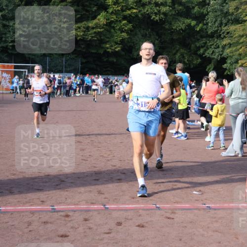 27.09.2026 - 35. Volkslauf durch das schöne Alstertal Strokosch-Dieckow http://msf.ph/oto/10578393 27.09.2026 11:19:32 Ziel 1401, 3022, 3150, 3164 meine-sportfotos.de